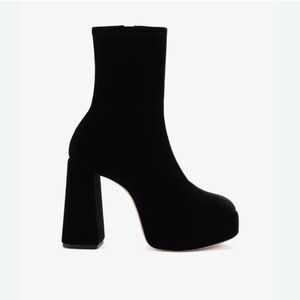 Larroude Dolly Black Stretch Velvet Platform Ankle Boots 11